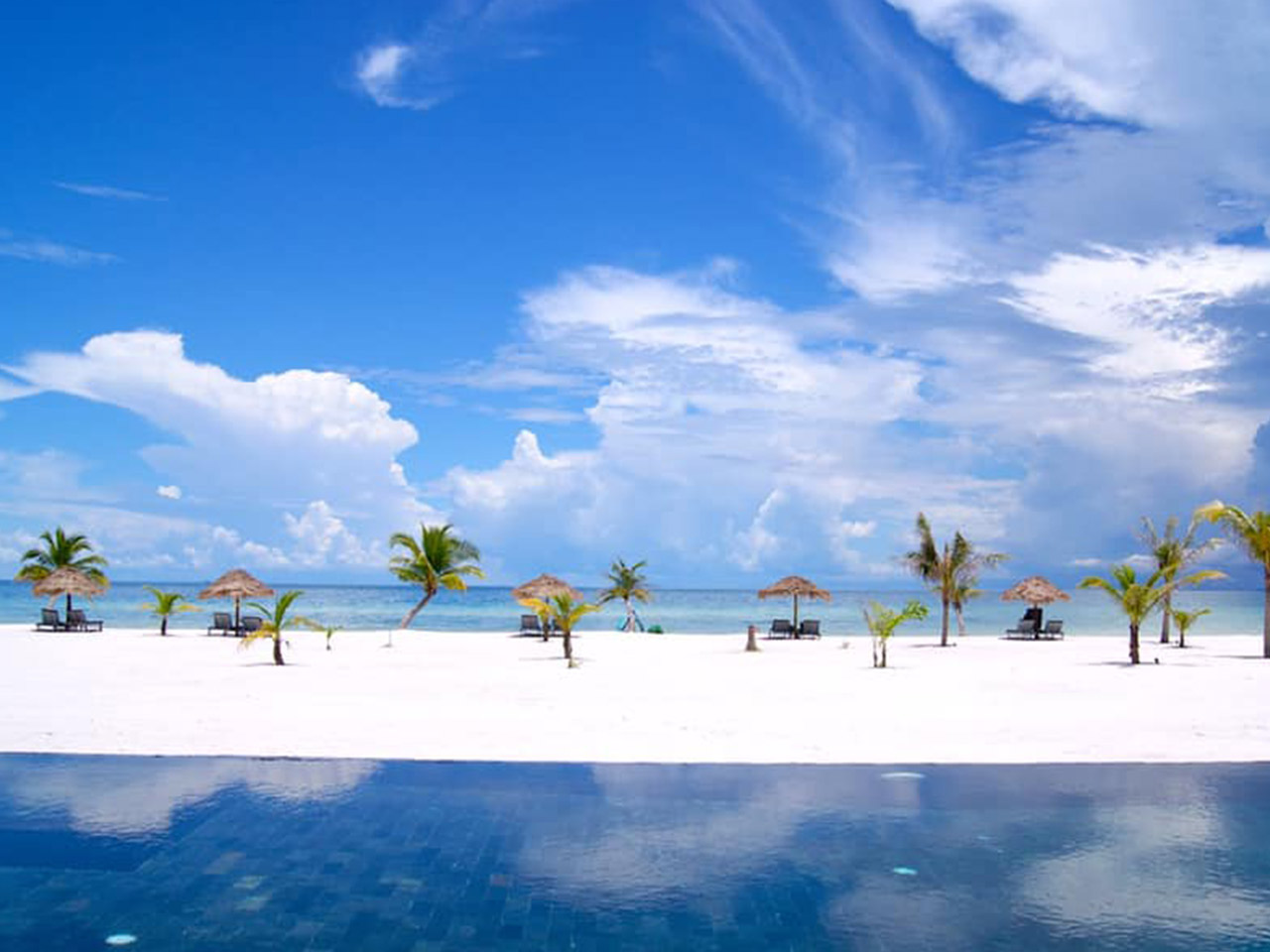 Vue de la piscine au secret garden koh rong