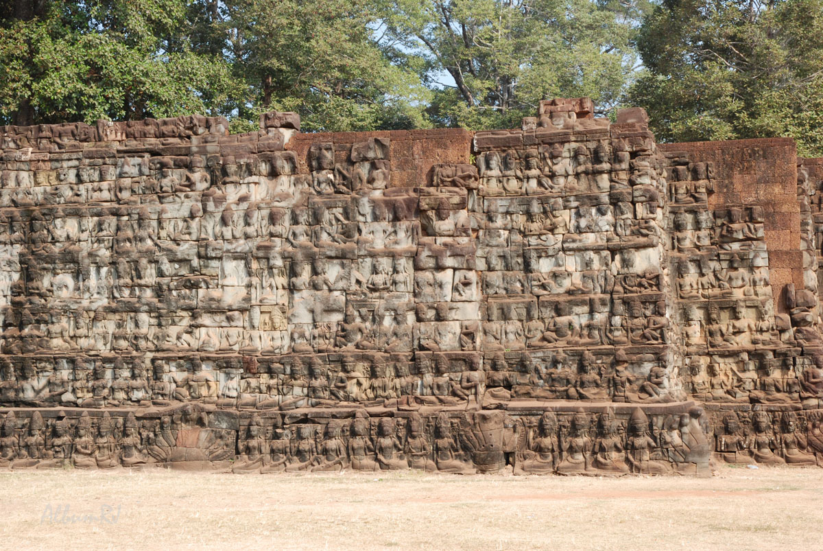 image de la terrasse du roi lépreux au cambodge