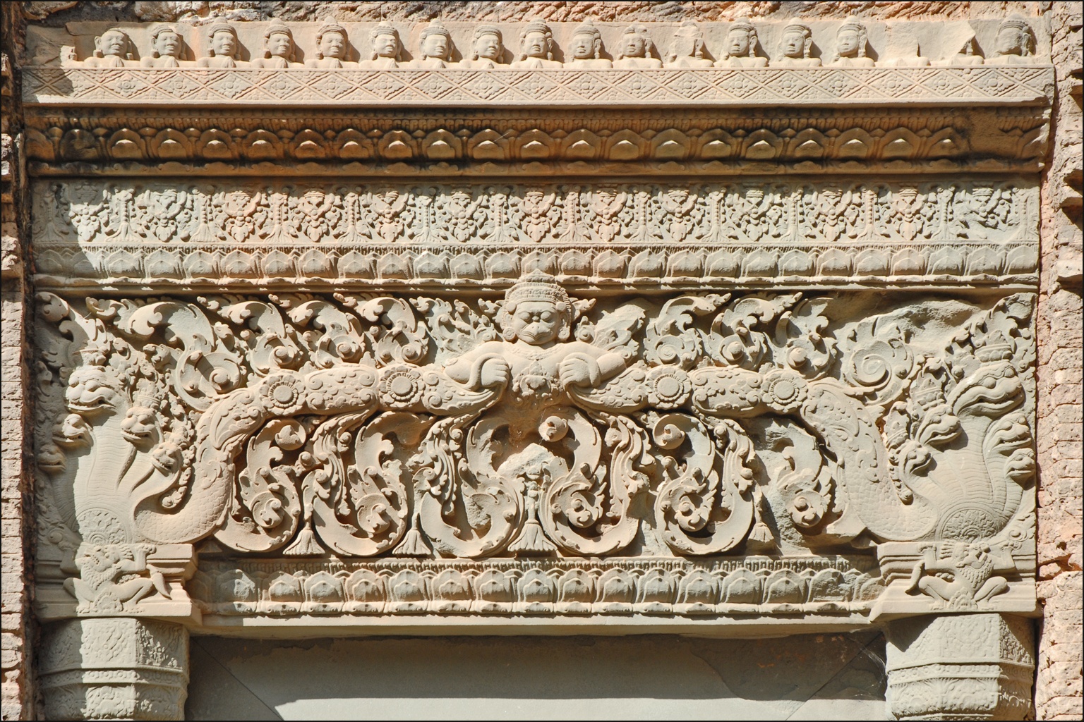 Gravure au temple de Preah Ko