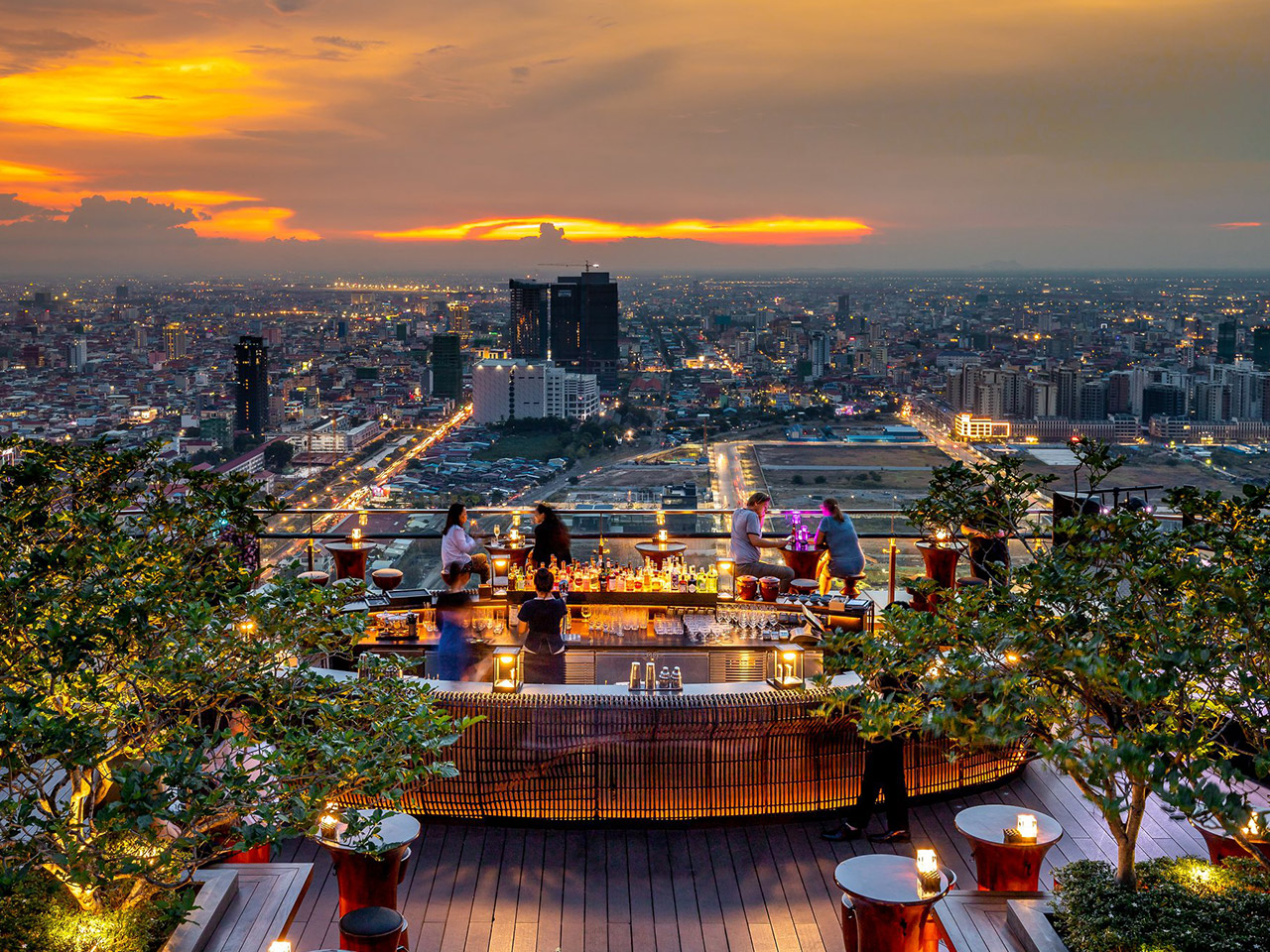 Vue depuis le rooftop bar Sora du Rosewood Phnom Penh